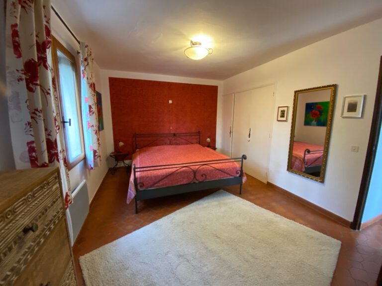 villa-la-luna-provence-schlafzimmer-eins