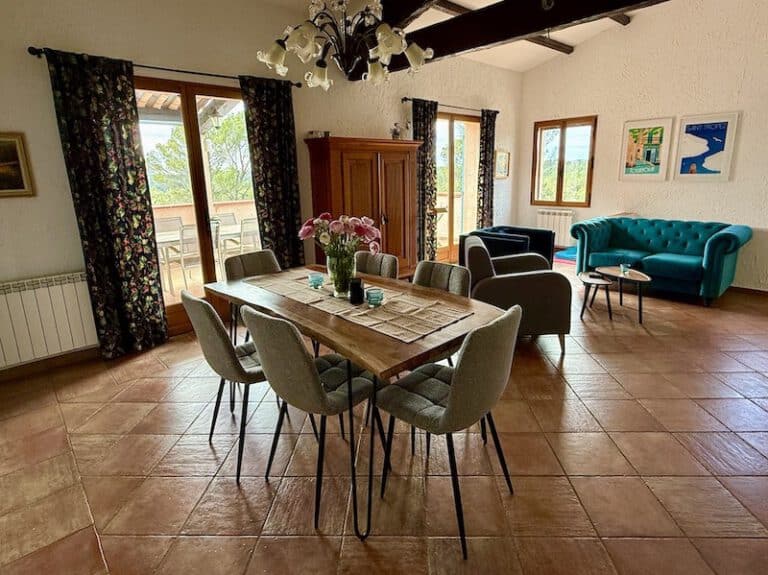 urlaub-in-der-provence-villa-la-luna-esszimmer