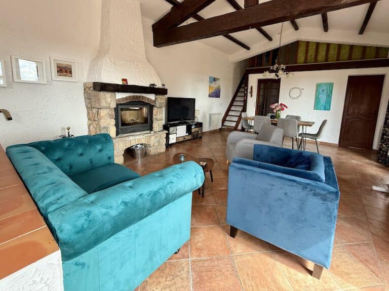 urlaub-in-der-provence-villa-la-luna-wohnzimmer